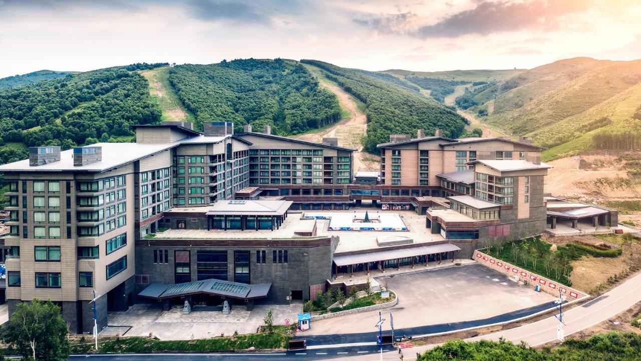Готель Genting Grand Chongli Екстер'єр фото